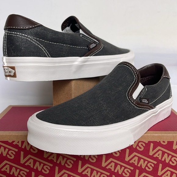 Vans WMNS Slip-On 59
C&L Black Ink
VN0A348UCH6
Sneakers - Picture 11 of 16